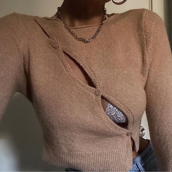 Beige Botany Sweetheart Crop Sweater - Picture 2 of 5
